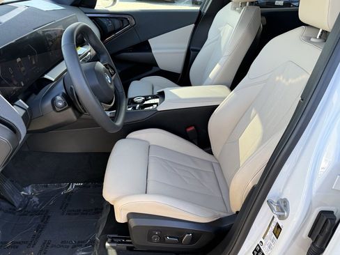 Used 2025 BMW X3 xDrive30i w/ Convenience Package image 21