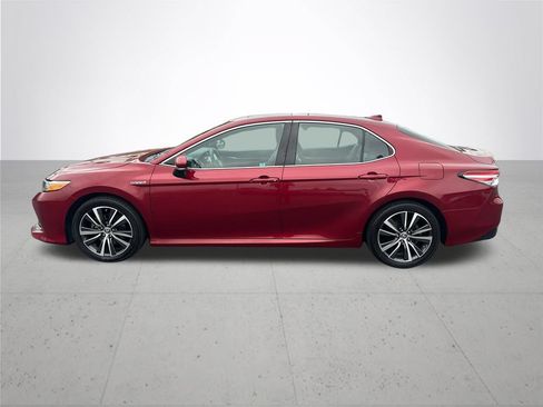 Used 2018 Toyota Camry XLE w/ Audio Package FWD image 9
