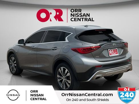Used 2018 INFINITI QX30 AWD w/ Cargo Package image 7