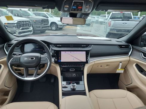 New 2026 Jeep Grand Cherokee L Limited AWD/4WD image 22