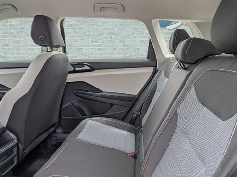 Certified 2025 Volkswagen Taos S AWD/4WD image 14