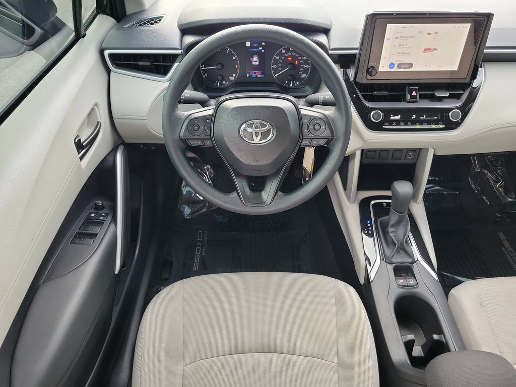 Used 2025 Toyota Corolla Cross L FWD image 7