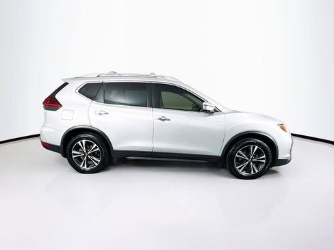 Used 2020 Nissan Rogue SV w/ Premium Package image 11