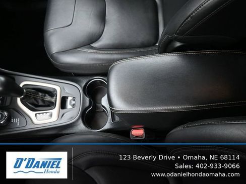 Used 2018 Jeep Cherokee Limited image 32