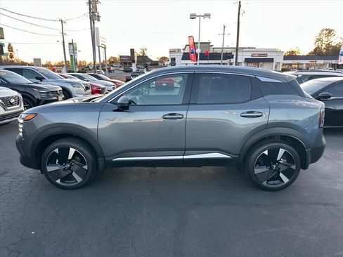 Used 2025 Nissan Kicks SR image 6