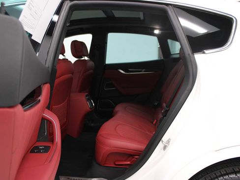 Used 2022 Maserati Levante GT image 38