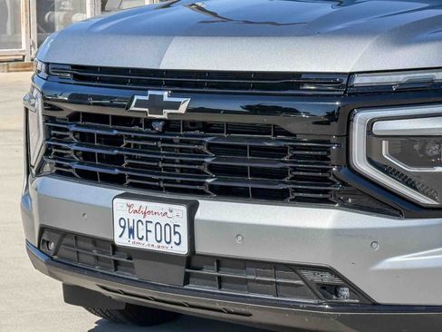 Used 2026 Chevrolet Suburban RST RWD image 8