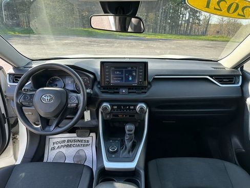 Used 2021 Toyota RAV4 LE AWD/4WD image 11