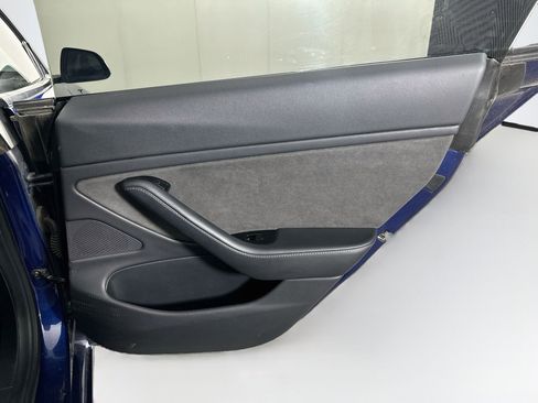 Used 2018 Tesla Model 3 Long Range AWD/4WD image 27