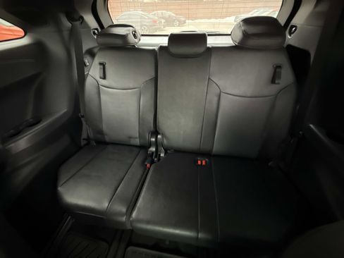 Used 2024 Toyota Sienna XLE Woodland Edition image 15