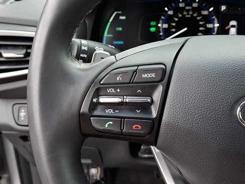 Used 2019 Hyundai Ioniq Plug-In Hybrid image 19