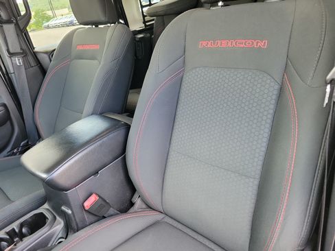 Used 2019 Jeep Wrangler Unlimited Rubicon w/ Dual Top Group AWD/4WD image 5