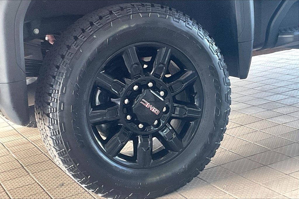 Used 2025 GMC Sierra 2500 AT4 w/ AT4 Premium Plus Package AWD/4WD image 35