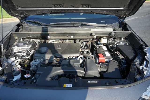 Used 2025 Toyota RAV4 XLE FWD image 13