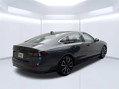 Used 2024 Honda Accord Touring image 8
