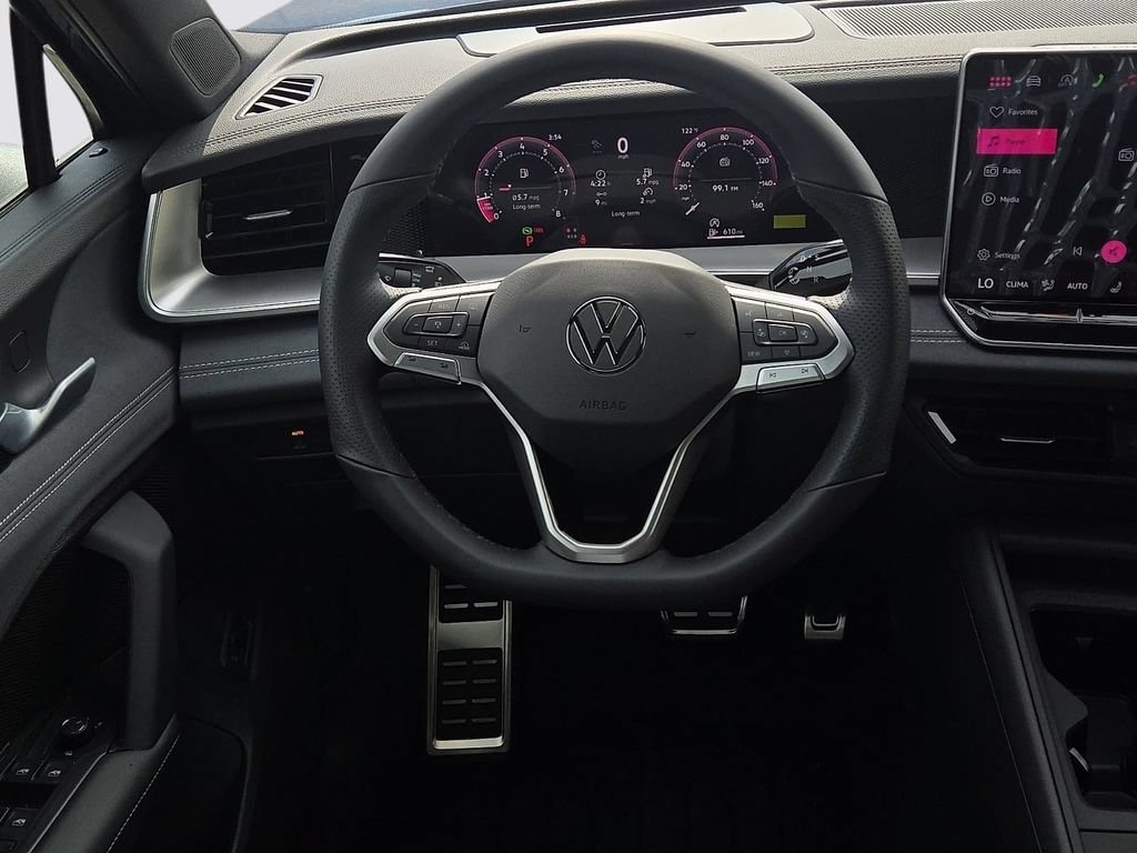 New 2026 Volkswagen Tiguan SE R-Line FWD image 13