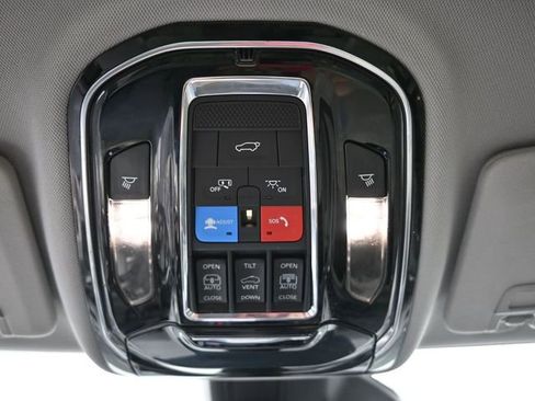 Used 2021 Jeep Grand Cherokee L Overland w/ Luxury Tech Group IV image 43