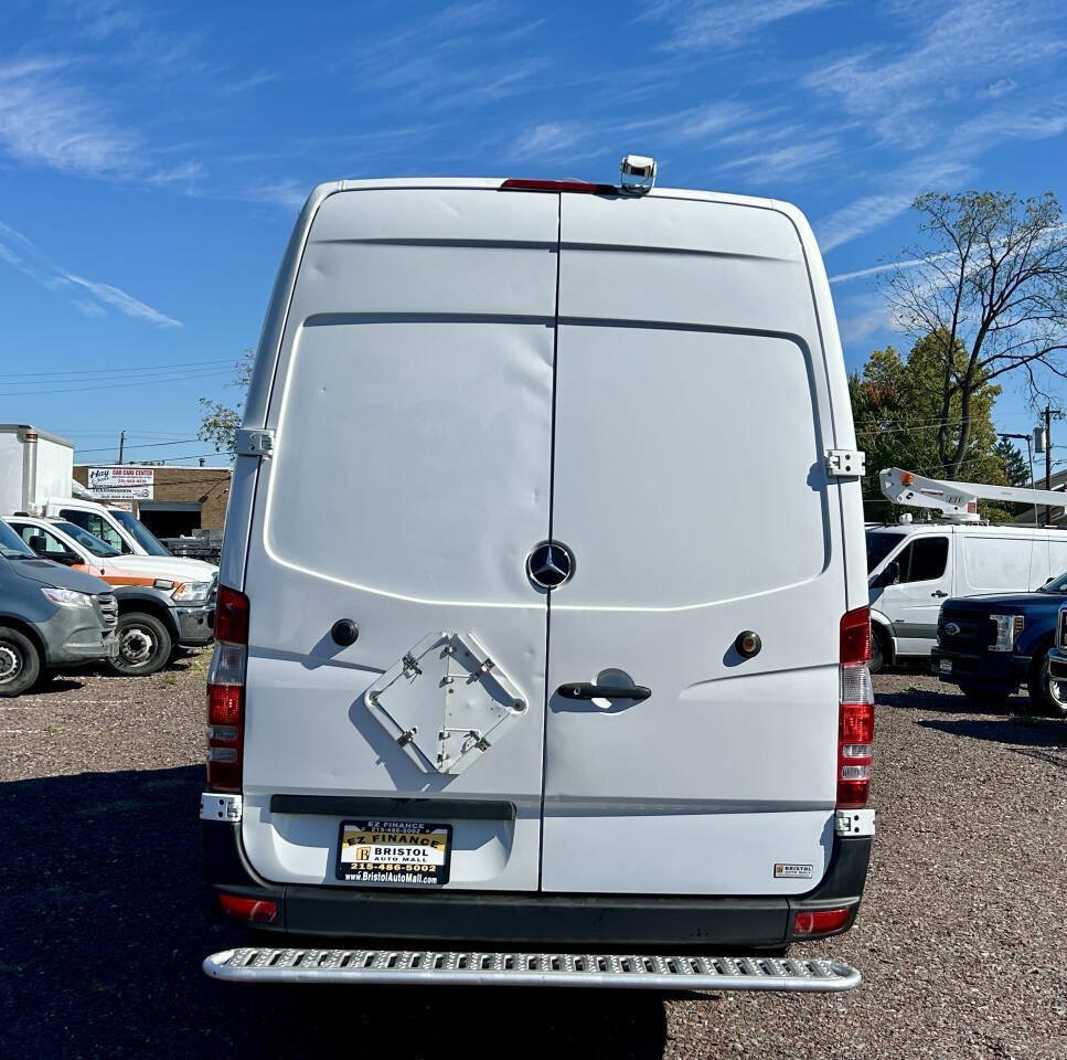 Used 2012 Mercedes-Benz Sprinter 2500 image 5