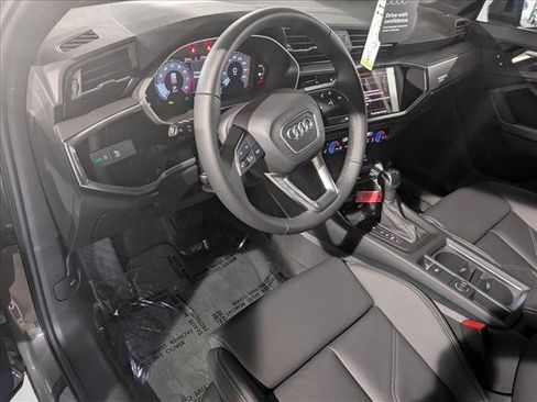 New 2025 Audi Q3 2.0T Premium image 3