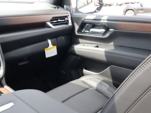 New 2026 GMC Yukon Denali AWD/4WD image 11