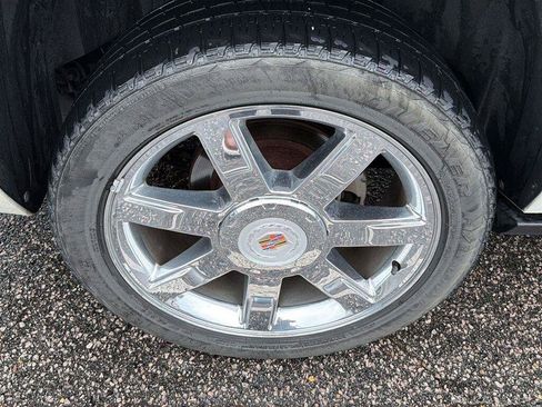 Used 2010 Cadillac Escalade ESV Premium RWD image 29