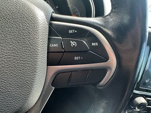 Used 2020 Jeep Grand Cherokee Limited w/ Luxury Group II AWD/4WD image 19