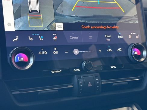 Used 2025 Lexus GX 550 w/ Accessory Package (2T) AWD/4WD image 17
