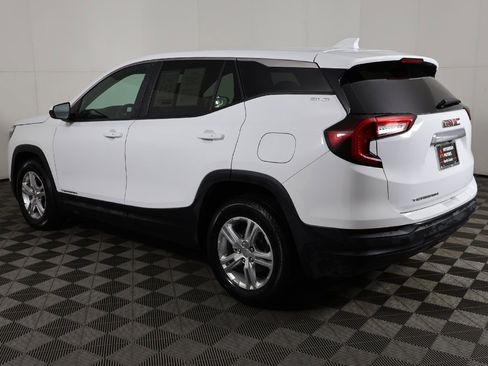 Used 2024 GMC Terrain SLE image 11