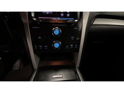 Used 2014 Ford Explorer XLT w/ Equipment Group 202A AWD/4WD image 12