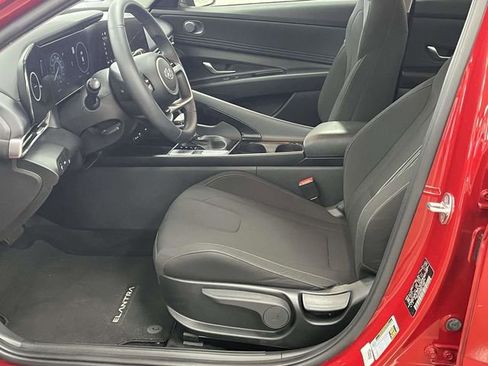 Used 2023 Hyundai Elantra SEL w/ Convenience Package FWD image 15