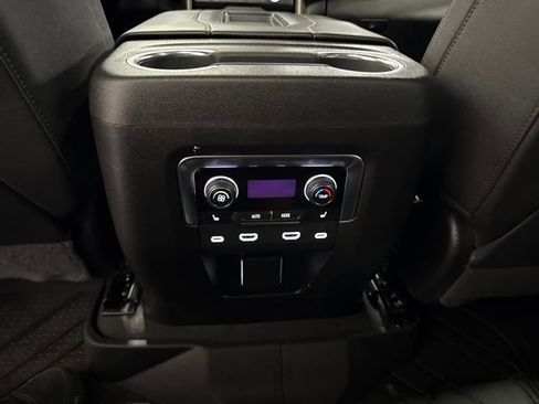 Certified 2024 Chevrolet Suburban High Country image 18
