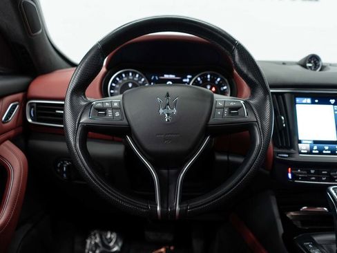 Used 2022 Maserati Levante GT image 13