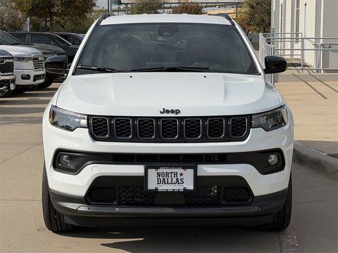New 2026 Jeep Compass Latitude image 3