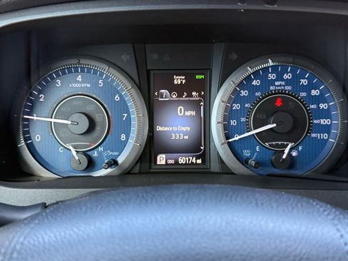 Used 2018 Toyota Sienna XLE w/ XLE Navigation Package image 16