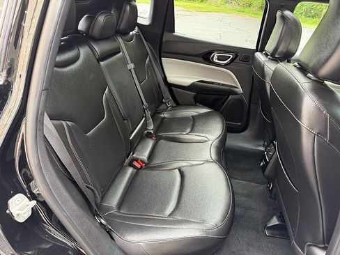 Used 2024 Jeep Compass Limited w/ Sun and Sound Group AWD/4WD image 15