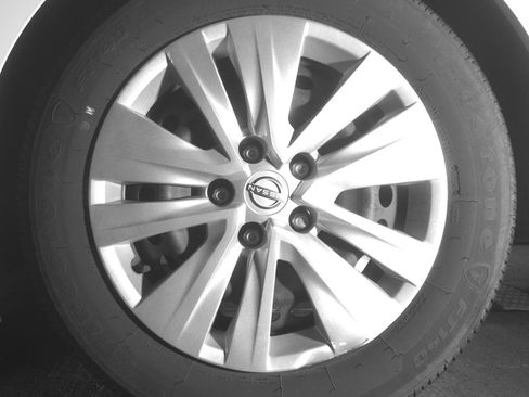 Used 2025 Nissan Sentra S image 14