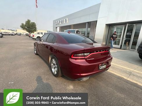 Used 2017 Dodge Charger SXT RWD image 8