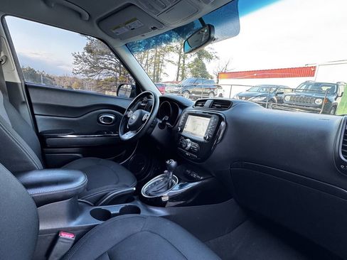 Used 2017 Kia Soul + w/ Audio Package image 13