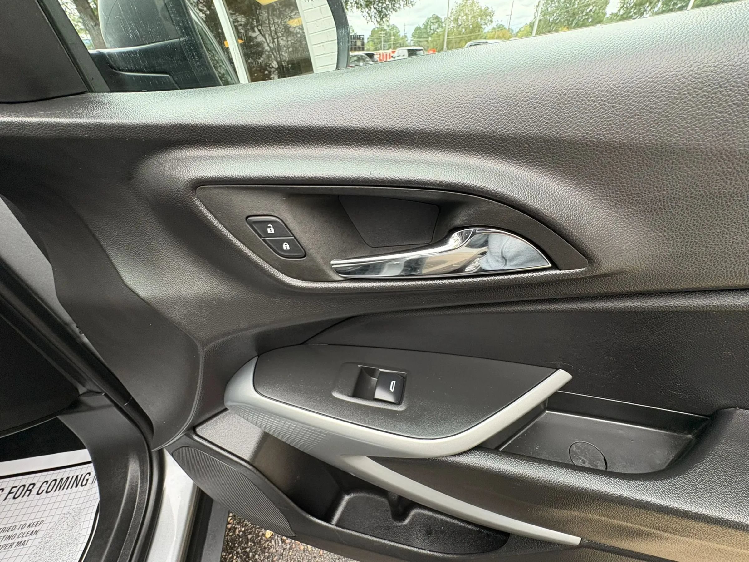 Used 2025 Chevrolet Trax LS w/ Driver Confidence Package FWD image 13