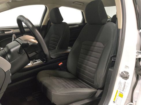 Used 2020 Ford Fusion SE FWD image 17