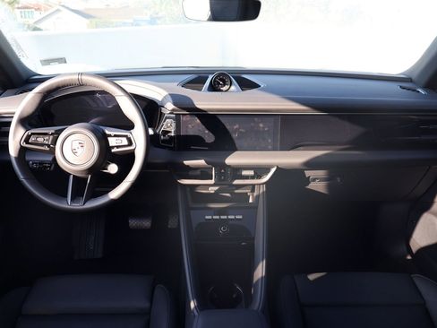 New 2025 Porsche Macan 4 Electric image 21