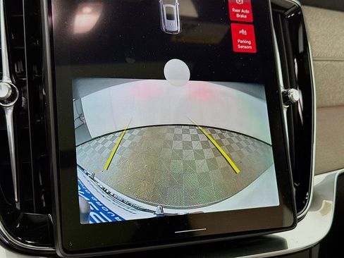 Used 2025 Volvo XC90 B5 Core w/ Climate Package image 23