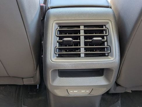 New 2026 Volkswagen Tiguan SE image 28