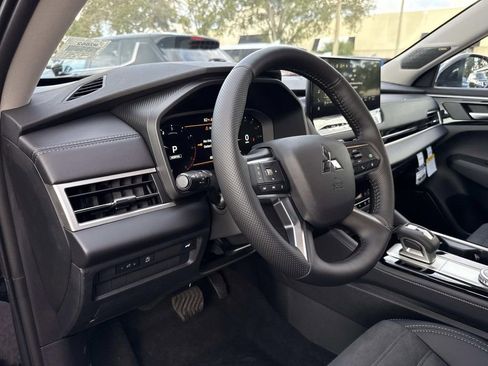 New 2026 Mitsubishi Outlander SE FWD image 21
