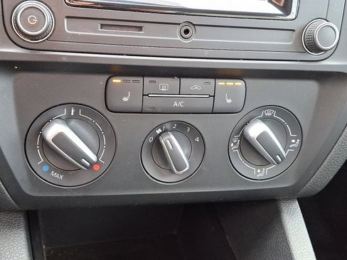 Used 2017 Volkswagen Jetta S w/ Jetta S Cold Weather Package image 15