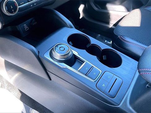 Used 2025 Ford Escape ST-Line image 17