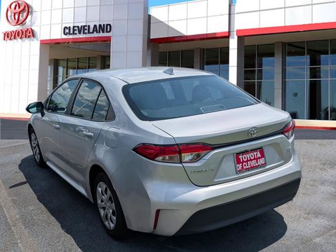 Used 2024 Toyota Corolla LE FWD image 5