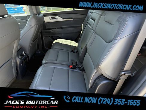 Used 2025 Ford Explorer Active w/ Active Comfort Package AWD/4WD image 29