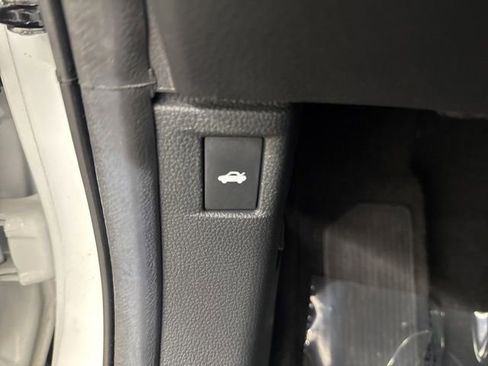 Certified 2024 Honda Accord EX image 32