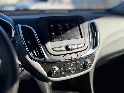 Used 2022 Chevrolet Equinox LS w/ LS Convenience Package image 16